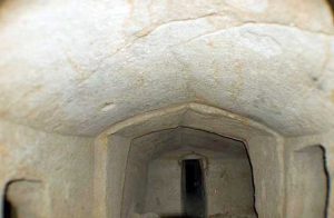 Grotte di Castro - La necropoli di Centocamere