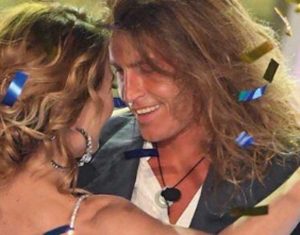 Alberto Mezzetti in prima pagina su Novella2000 insieme a Barbara D'Urso