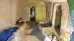 Grotte di Castro - L'inaugurazione della necropoli di Centocamere