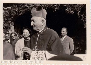 Vaccareccia - 7 novembre 1954 - Comunione con il vescovo, Hubner e Corradini