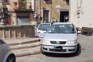 Viterbo - Tubo attaccato alla fontana di Pianoscarano