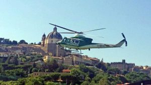 I carabinieri sorvolano la provincia in elicottero 