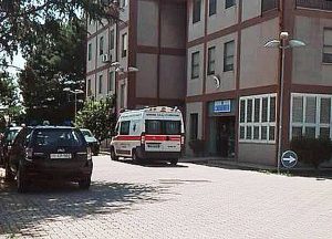 Bimba contesa - La caserma dei carabinieri dove sono madre e figlia