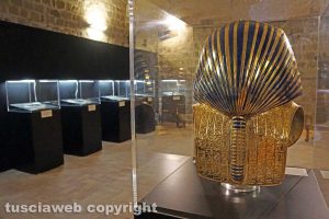 Viterbo - La maschera d'oro di Tankhamon