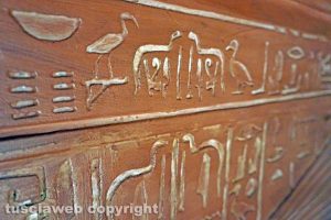 Viterbo - I geroglifici dei tesori di Tutankhamon