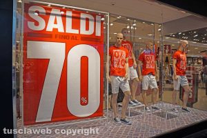 Viterbo - Iniziano i saldi