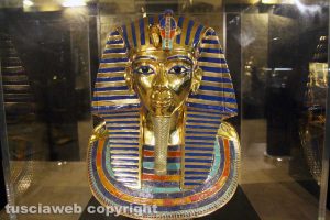 Viterbo - La maschera di Tutankhamon