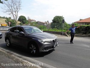 Montefiascone - Auto in panne sulla Cassia nord