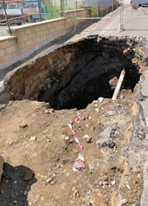 Grotte di Castro - Aperta una voragine sulla strada provinciale 48