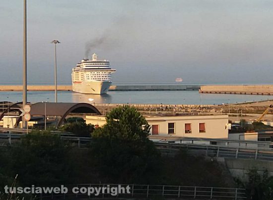 Civitavecchia - Nave Msc al porto