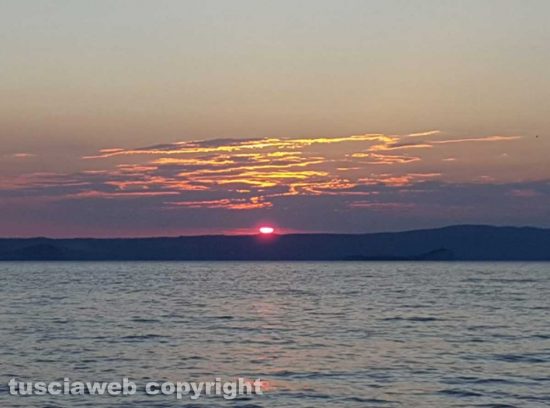 Tramonto sul lago di Bolsena