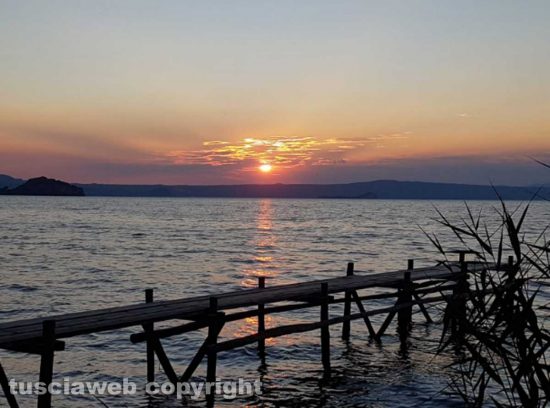 Tramonto sul lago di Bolsena