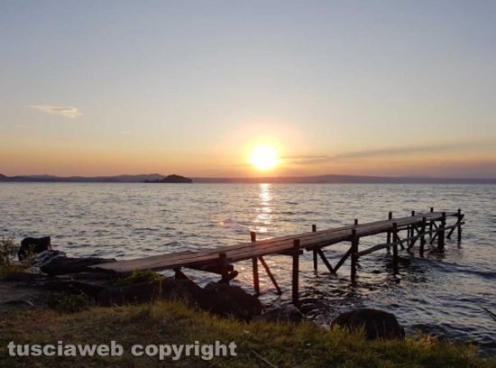 Tramonto sul lago di Bolsena