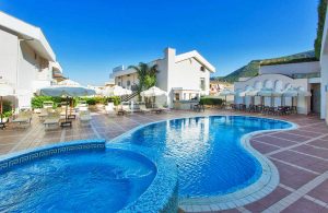 Sperlonga - La piscina del Virgilio Grand Hotel dove è morta Sara Francesca Basso