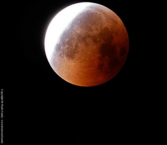 Eclissi totale di luna - Fase parziale in uscita
