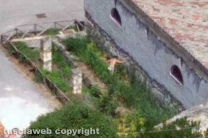Tarquinia - Nudi nel fontanile dell'ex Mattatoio