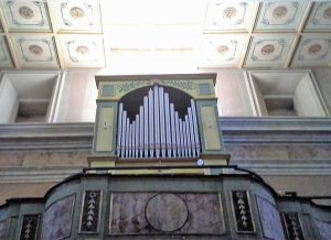 Valentano - L'organo nella chiesa collegiata