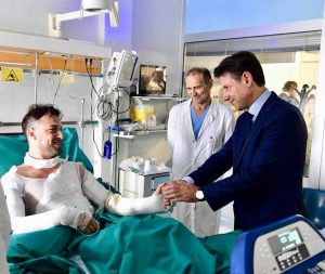 Inferno in tangenziale a Bologna - Il premier Giuseppe Conte incontra il poliziotto Riccardo Muci in ospedale