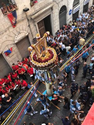 L'assessore De Carolis alla Faradda dei Candelieri di Sassari