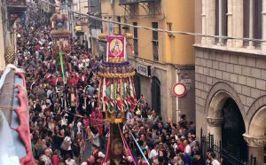 L'assessore De Carolis alla Faradda dei Candelieri di Sassari