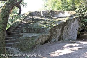 Bomarzo - La stupefacente piramide etrusca