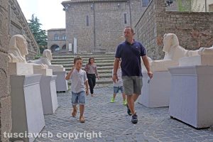 Viterbo - Turisti alla mostra di Tutankhamon