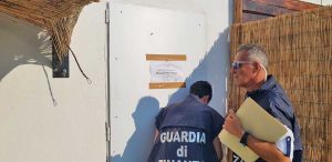 I controlli e i sequestri della Finanza agli stabilimenti balneari 