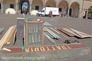 Viterbo - I lavori per le riprese di Catch-22