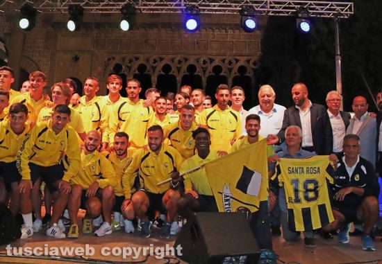 Viterbo - Santa Rosa - Cene in piazza - La Viterbese con i facchini