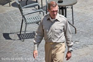 Catch-22 - Nel cast c'è anche Hugh Laurie ("Dr. House")