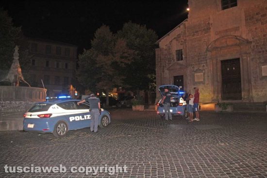 Viterbo - Centro storico - Maxirissa a San Faustino - Intervento di polizia e carabinieri