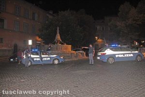 Viterbo - Centro storico - Maxirissa a San Faustino - Intervento di polizia e carabinieri