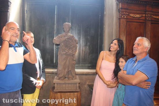Viterbo - Comune - La statua di santa Rosa