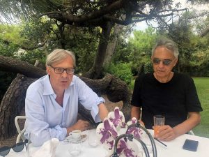 Vittorio Sgarbi con Andrea Bocelli