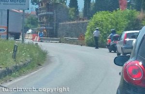 Viterbo - Auto in coda sulla Cassia nord