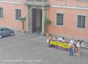 Viterbo - Sit in contro il razzismo del Pd
