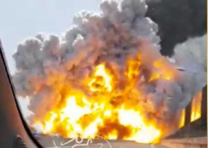 Bologna - Cisterna esplode in tangenziale