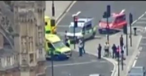 Londra - Le prime immagini dal parlamento