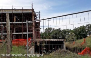 Montefiascone - Il cantiere sequestrato a Poggio del Crognolo