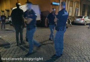 Viterbo - Centro Storico - Nuova rissa a San Faustino - L'intervento della polizia