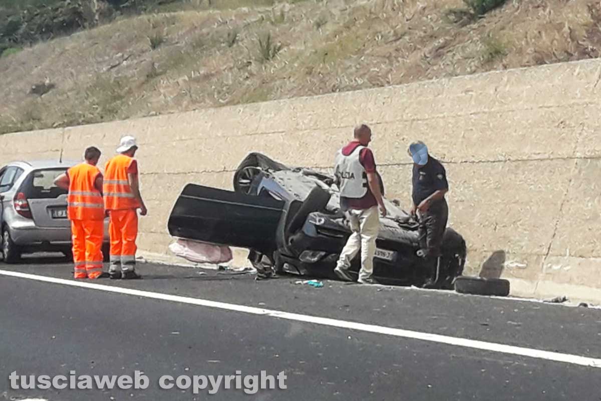 Grave Incidente Sull A12 Quattro Feriti Tusciaweb Eu