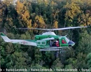 Uomo caduto in dirupo a Barbarano Romano - Salvato dai vigili del fuoco con l'elicottero