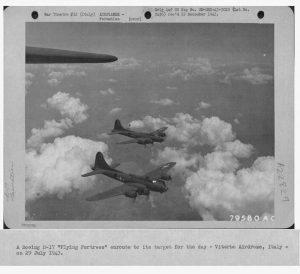Bombardieri B 17 del 301th bomb group con obiettivo l'aeroporto di Viterbo il 29 luglio 1943