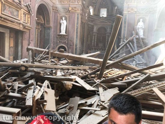 Roma - Crollo alla chiesa di san Giuseppe dei Falegnami