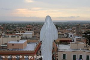 Gloria - Santa Rosa guarda la città dall'alto