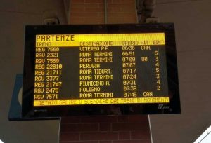 Montefiascone - Treno deraglia - Ritardi alla stazione di Orte