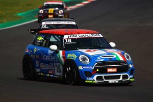 Gustavo Sandrucci al Mini challenge a Vallelunga