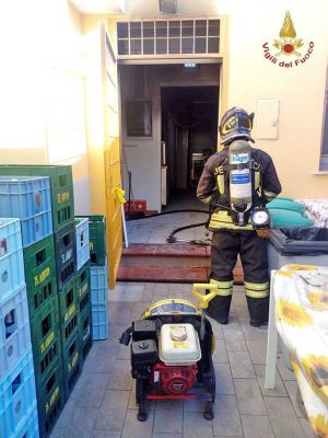 Santa Marinella - L'intervento dei vigili del fuoco nel ristorante