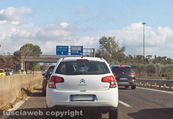 Viterbo - Superstrada - Fila all'uscita Viterbo aeroporto - Terme