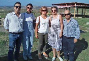 Gli amministratori dell'università agraria con la dottoressa Bagnasco